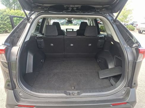 Used 2025 Toyota RAV4 LE AWD/4WD image 27