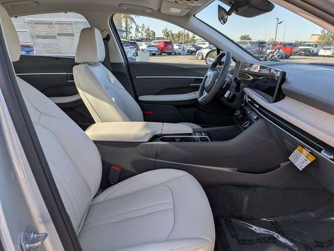 New 2026 Hyundai Sonata Limited FWD image 32