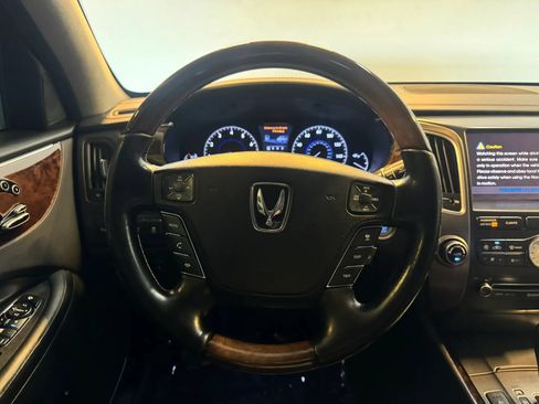 Used 2012 Hyundai Equus Signature RWD image 12