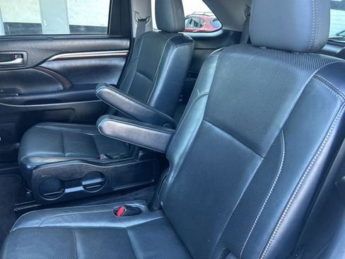 Used 2016 Toyota Highlander Limited Platinum image 27