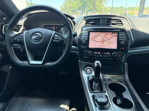 Used 2019 Nissan Maxima SR w/ Premium Package FWD image 18