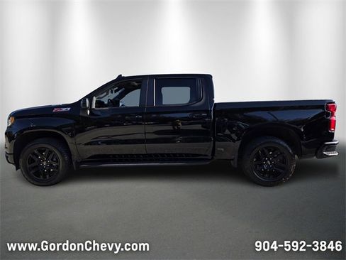 Used 2024 Chevrolet Silverado 1500 RST image 2
