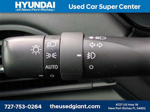 Used 2025 Subaru Outback Premium image 34