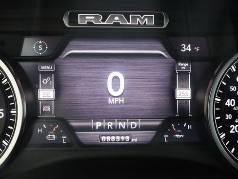 Used 2021 RAM 2500 Laramie w/ Night Edition image 16