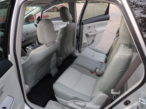 Used 2012 Toyota Prius V Five FWD image 13