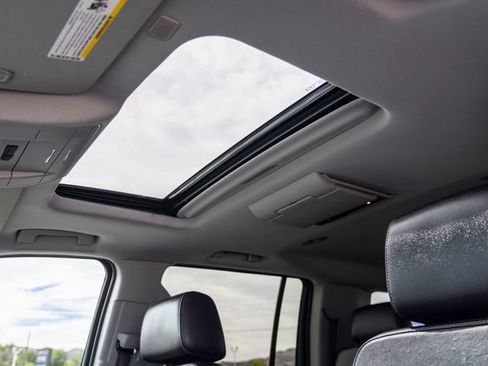 Used 2019 GMC Yukon XL SLT w/ Open Road Package AWD/4WD image 55