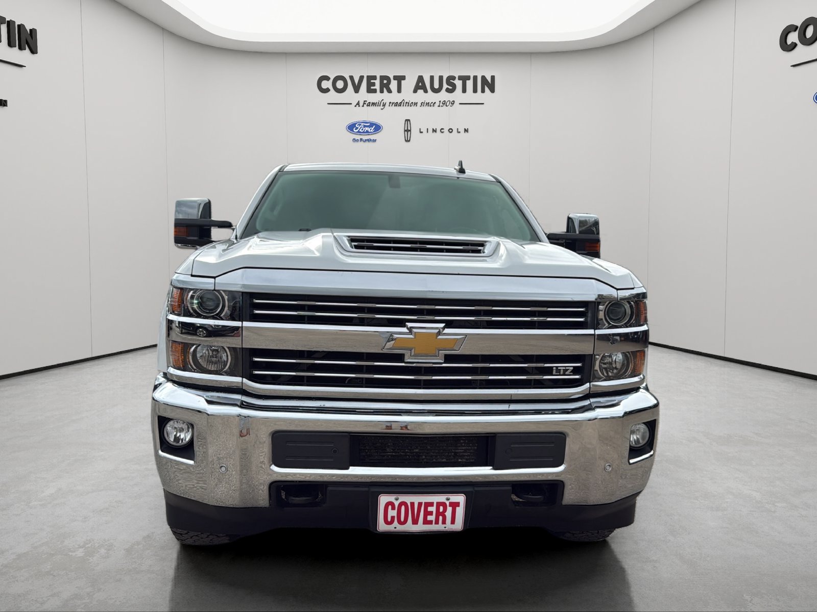 Used 2019 Chevrolet Silverado 2500 LTZ w/ Duramax Plus Package AWD/4WD image 8