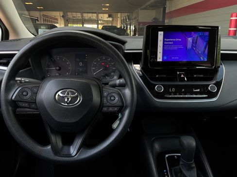 Used 2025 Toyota Corolla LE FWD image 14