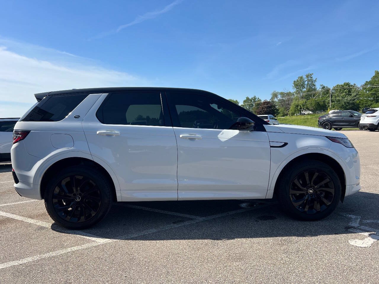Used 2023 Land Rover Discovery Sport SE R-Dynamic AWD/4WD image 8