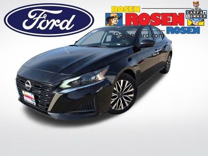 Used 2024 Nissan Altima 2.5 SV