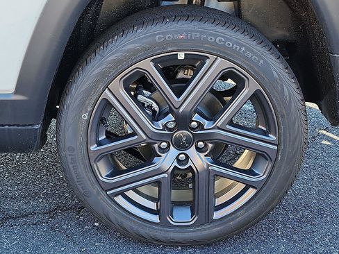 New 2026 Jeep Compass Limited image 5