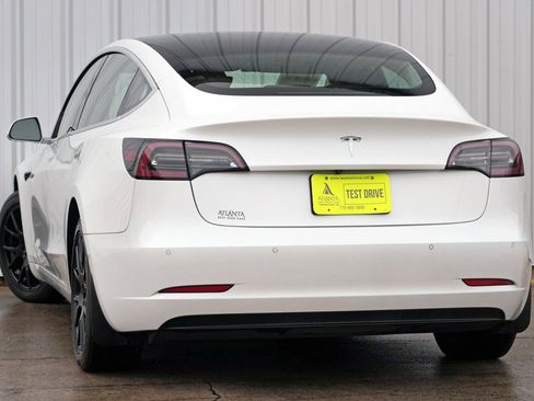 Used 2019 Tesla Model 3 Standard Range Plus image 5