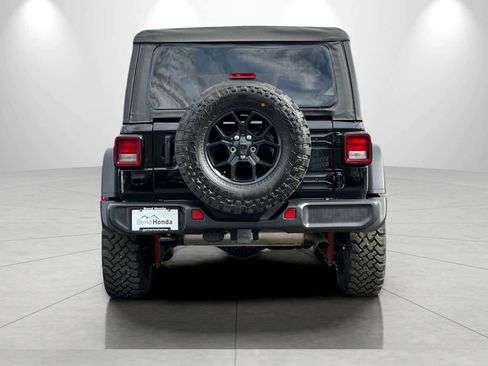 Used 2025 Jeep Wrangler Willys image 7