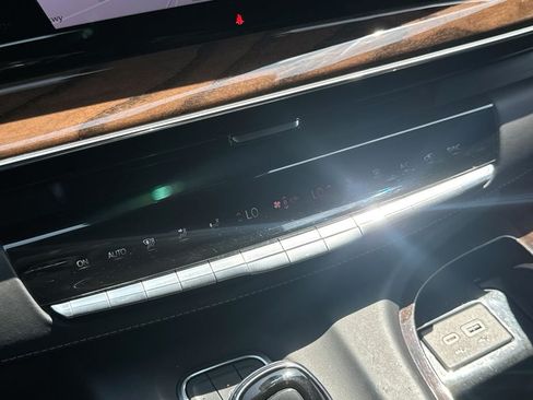 Used 2021 Cadillac Escalade Sport Platinum RWD image 28
