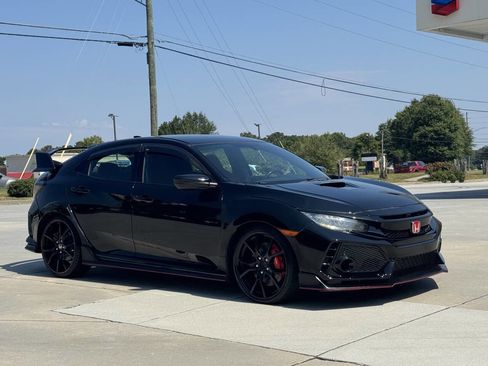 Used 2018 Honda Civic Type R image 3