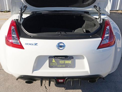 Used 2014 Nissan 370Z Touring w/ Sport Package image 9