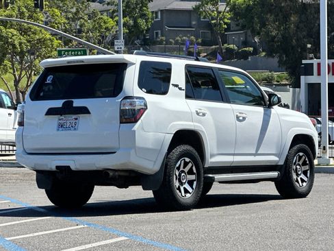 Used 2021 Toyota 4Runner TRD Off-Road image 5