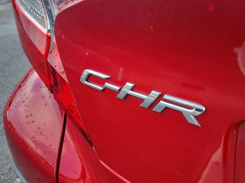 Used 2020 Toyota C-HR LE FWD image 30