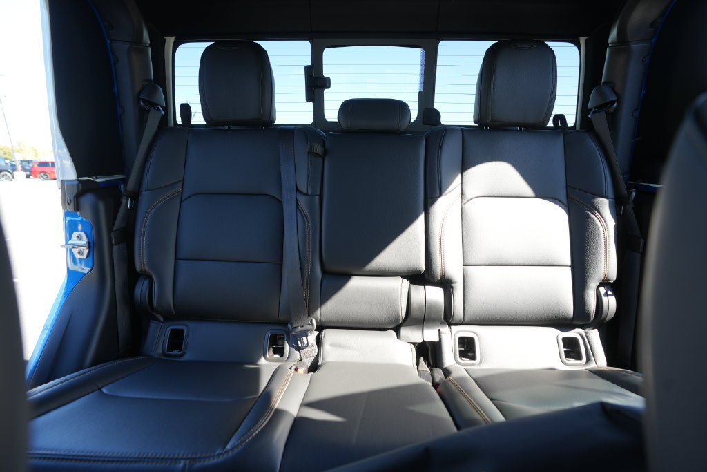 New 2026 Jeep Gladiator Sport AWD/4WD image 34