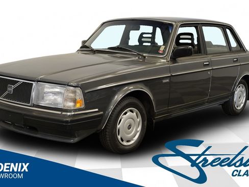 Used 1988 Volvo 240 Sedan RWD image 1