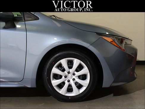 Used 2020 Toyota Corolla LE FWD image 14