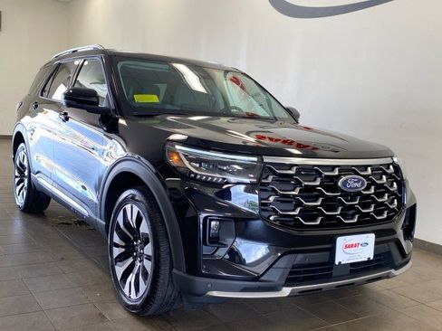 Certified 2025 Ford Explorer Platinum w/ LUX Leather Package AWD/4WD image 2