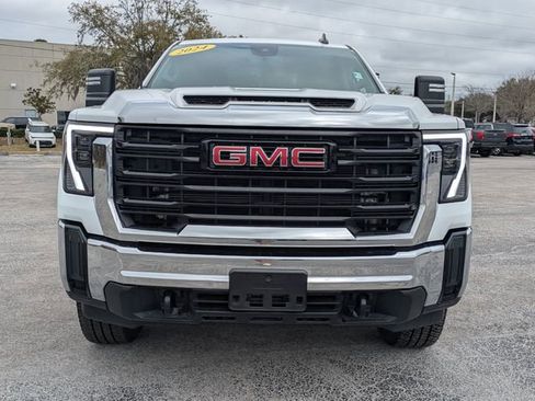 Certified 2024 GMC Sierra 2500 Pro w/ Convenience Package image 9