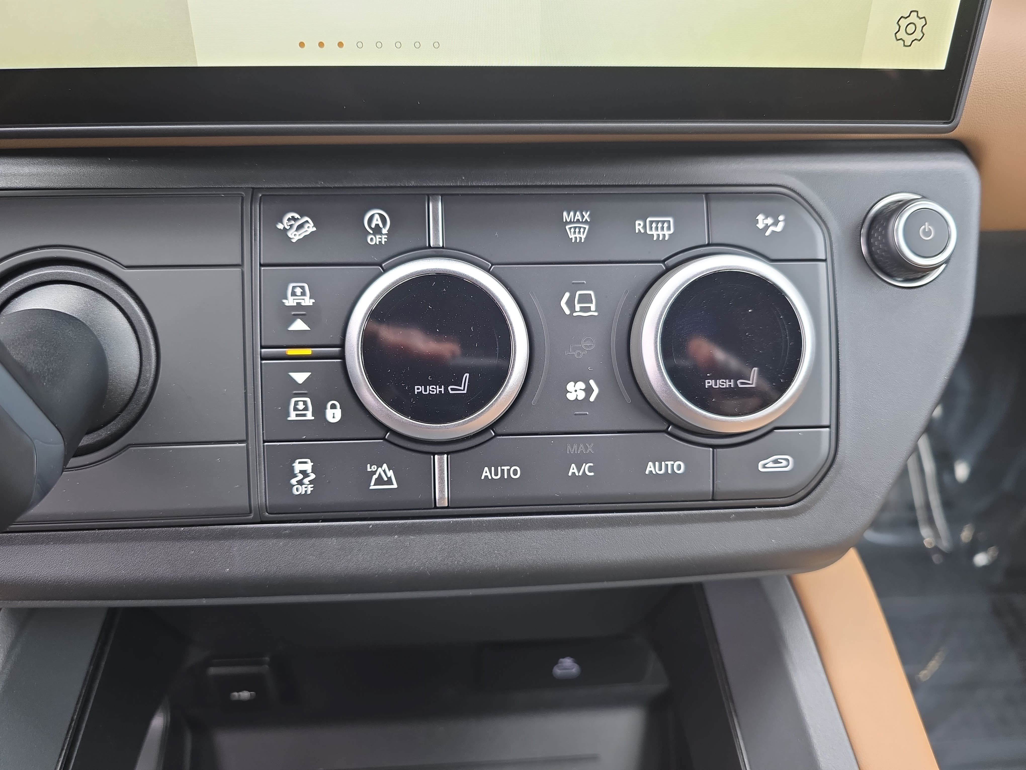 New 2026 Land Rover Defender 110 X-Dynamic SE AWD/4WD image 20