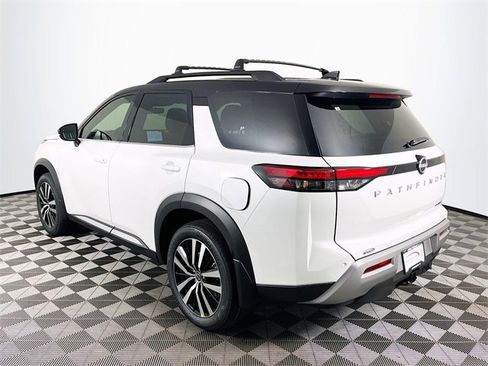New 2025 Nissan Pathfinder Platinum image 5