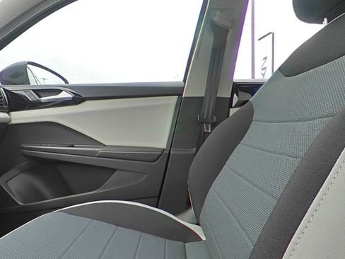 Used 2025 Volkswagen Taos S FWD image 16