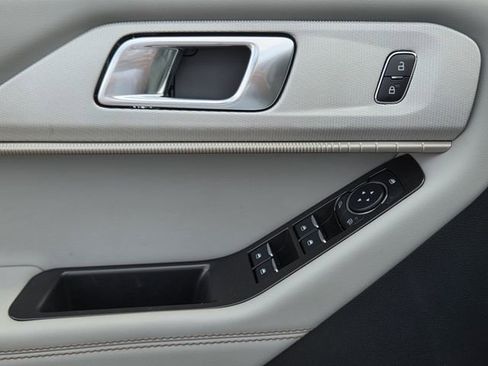 New 2026 Ford Explorer Active w/ Active Comfort Package image 14