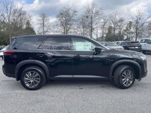 New 2026 Nissan Pathfinder S image 2