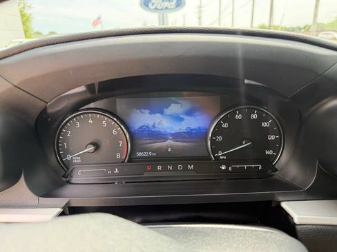 Used 2021 Ford Explorer XLT w/ Equipment Group 202A AWD/4WD image 33