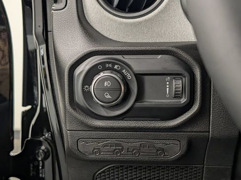 Used 2025 Jeep Gladiator Sport AWD/4WD image 25