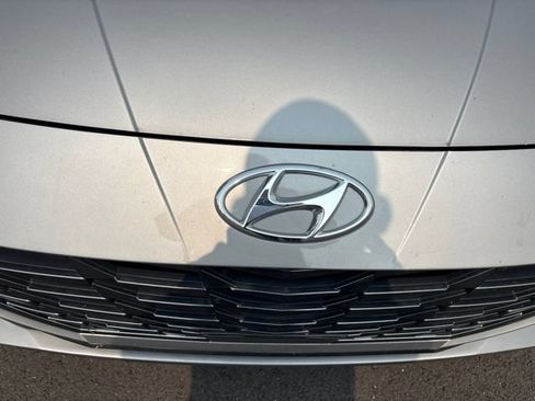 Used 2021 Hyundai Elantra SEL w/ Convenience + Premium Package FWD image 9
