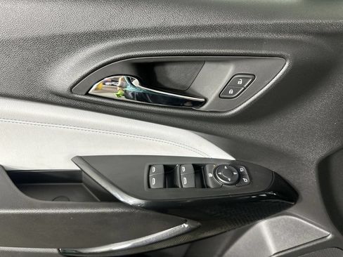 New 2026 Chevrolet Trax LT w/ LT Convenience Package FWD image 23