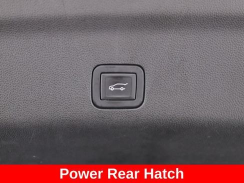 Used 2024 Chevrolet Suburban Z71 w/ Luxury Package AWD/4WD image 33