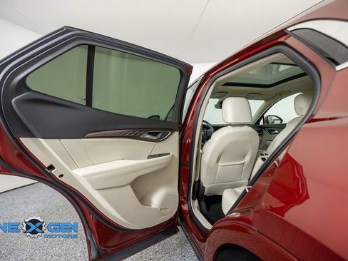 Used 2022 Buick Envision Avenir w/ Technology Package II FWD image 28
