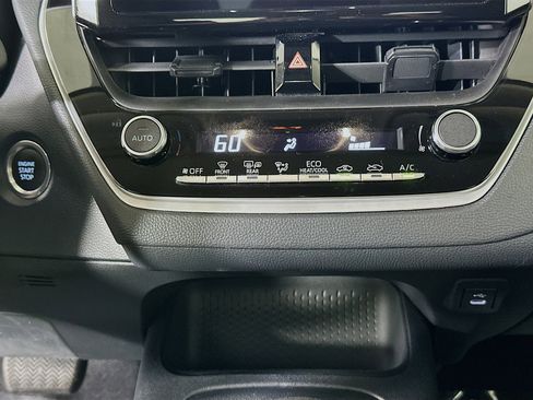 Used 2023 Toyota Corolla LE w/ LE Convenience Package FWD image 23