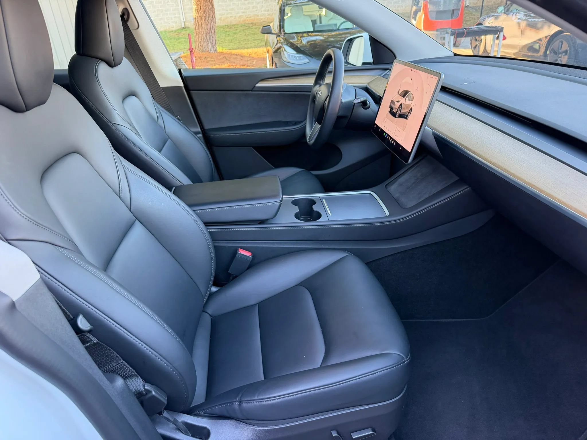 Used 2022 Tesla Model Y Long Range AWD/4WD image 22