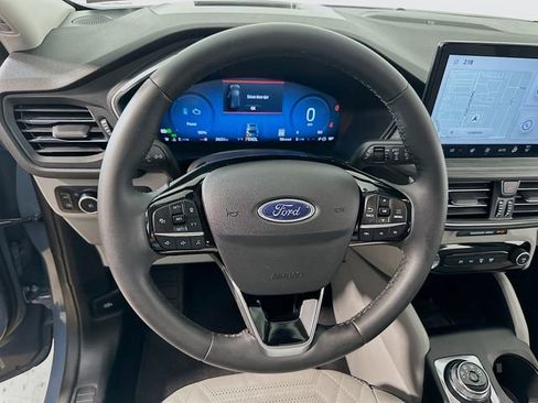 Used 2023 Ford Escape Platinum w/ Premium Technology Package FWD image 13