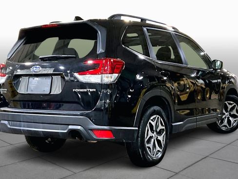 Used 2021 Subaru Forester Premium image 12