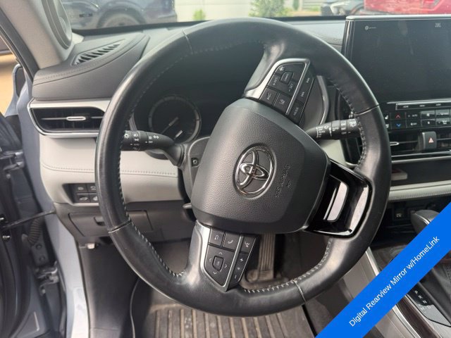 Used 2021 Toyota Highlander Platinum FWD image 15