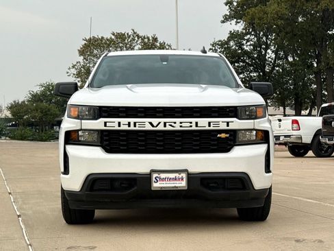 Used 2020 Chevrolet Silverado 1500 Custom w/ Custom Value Package RWD image 2