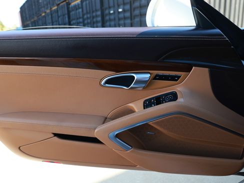 Used 2015 Porsche 911 Turbo S image 55