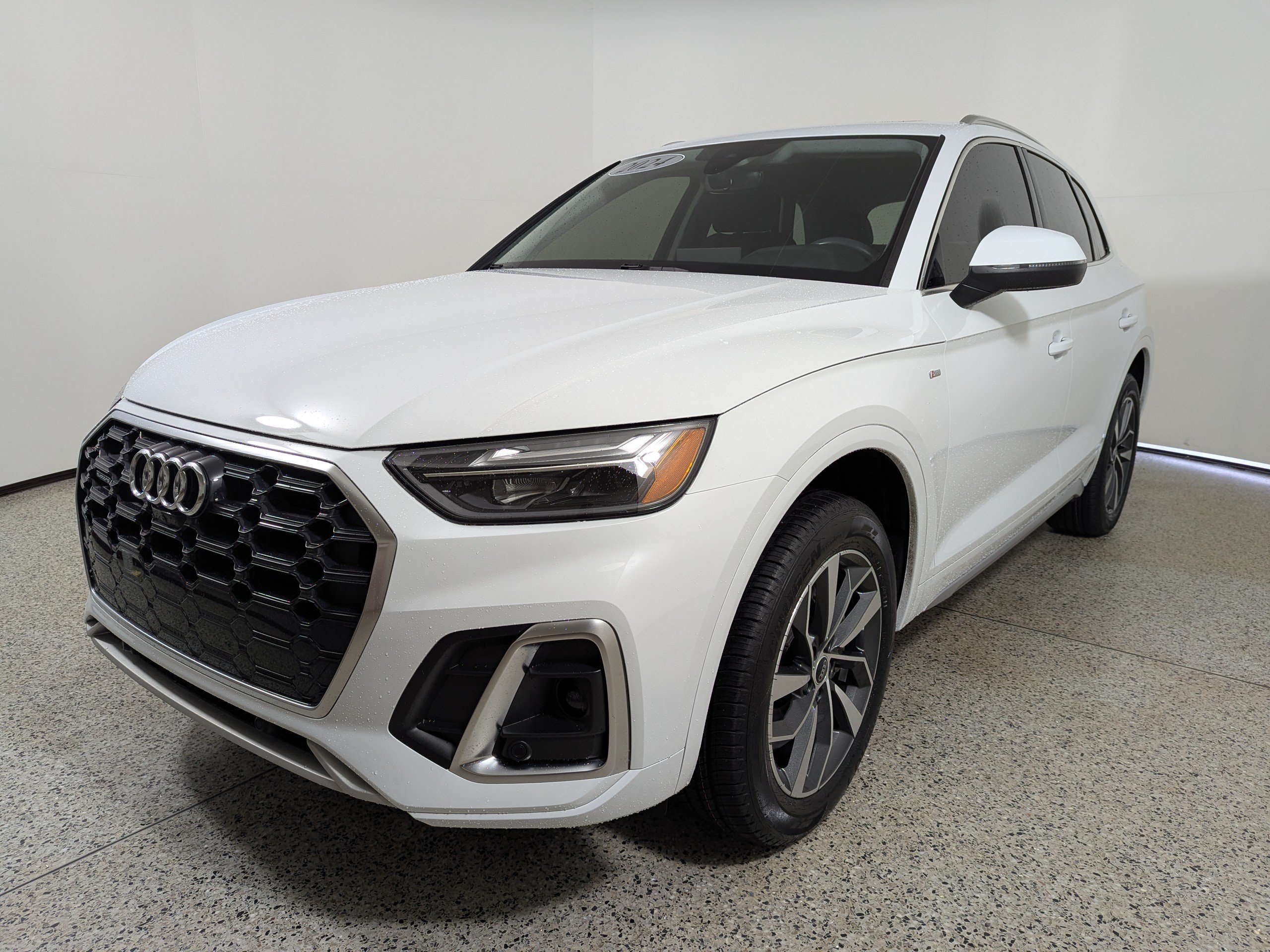 Certified 2024 Audi Q5 2.0T Premium Plus AWD/4WD image 3