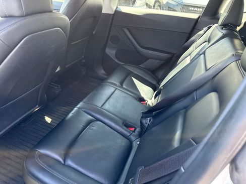 Used 2022 Tesla Model Y Long Range AWD/4WD image 33