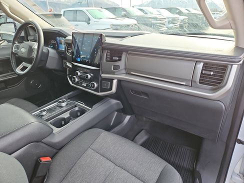 Used 2024 Ford Expedition Max XLT image 32