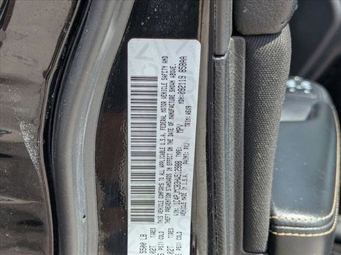 Used 2017 Jeep Cherokee Latitude w/ Comfort & Sound Group image 24