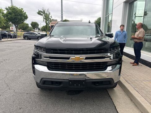 Used 2020 Chevrolet Silverado 1500 LT w/ All-Star Edition AWD/4WD image 3